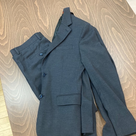 Suit Sale (36R, 29-31 pants) - Picture 3 of 8